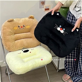 Plush cushion design 26101019274963 from Yangzhou manufacturer