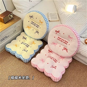 Plush cushion design 26101219155730 from Yangzhou manufacturer